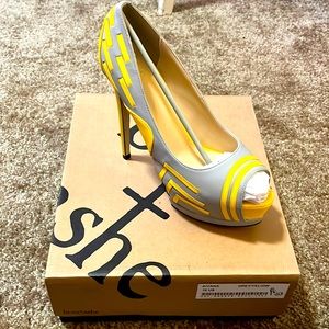 Brand new heel Beau &Ashe